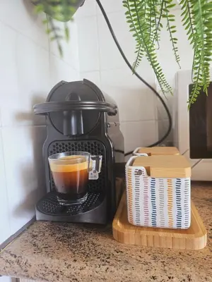 Utensilios para hacer té y café en Apartamento Tropicana Beach