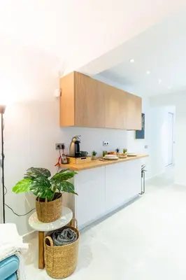 Una cocina o zona de cocina en TrendyHomes Oasis Pantera