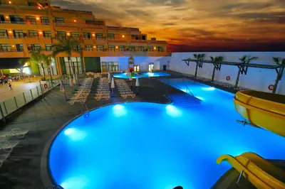 Piscina en o cerca de Advise Hotels Reina