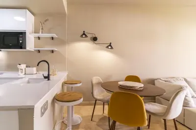 Una cocina o zona de cocina en Vera Golf Los Dos Soles Bajo Jardín Piscina Wifi