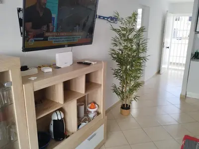 Una televisión o centro de entretenimiento en Mí Rinconcito