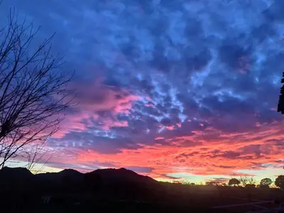 Amanecer o atardecer desde el chalet de montaña o alrededores