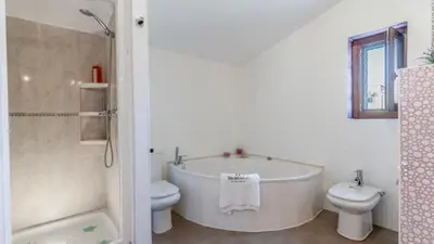 Un baño de Cortijo Relatillos Albox by Ruralidays