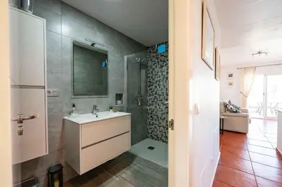 Un baño de PG - Playa y Golf Mojacar