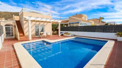 Piscina en o cerca de Vila Guapa - Villa de dos dormitorios en San Juan de los Terreros