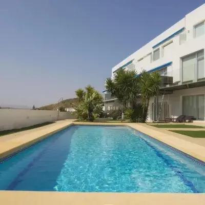 La Villa Dorada