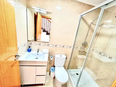 Un baño de Adosado El Invencible