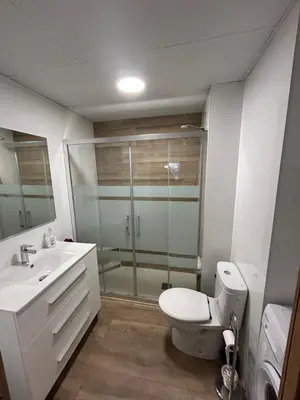 Un baño de Faro de Mar