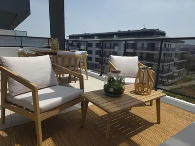 Un balcón o terraza de New appartment with seaview