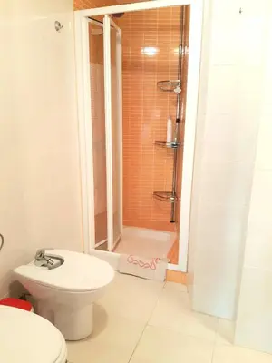 Un baño de Apartamento Alborania III grande, balcón, aparcamiento, entre el mar y el desierto