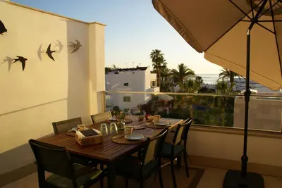Un balcón o terraza de Cozy new penthouse apartment Cantal Homes