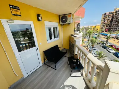 Un balcón o terraza de Apartamento moderno con vistas al mar - 1Hab