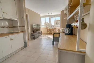 Una cocina o zona de cocina en Duna Suite con terraza y vistas al mar, piscina y playa a 7 min caminando