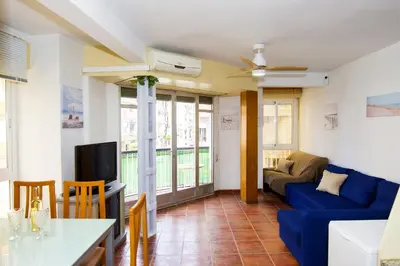Una televisión o centro de entretenimiento en Águilas Centro Playa La Colonia