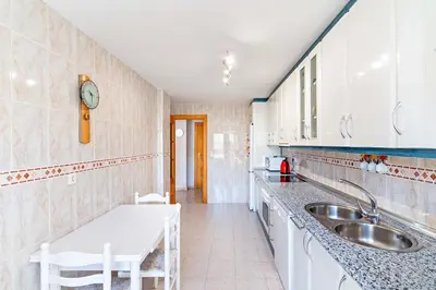 Una cocina o zona de cocina en Apartamento con Vista al Mar