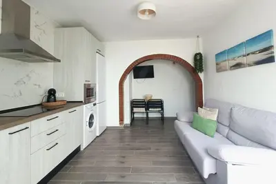 Una cocina o zona de cocina en Arco suites, 2 Hab, a 150 metros de la playa y gran terraza