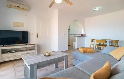 Una televisión o centro de entretenimiento en Awesome Apartment In Mojacar