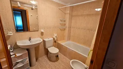 Un baño de Apartamento de 2 dormitorios en Veramar 5 Primera Linea de Playa