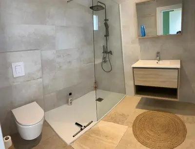 Un baño de El Olivo Private Swimming Pool