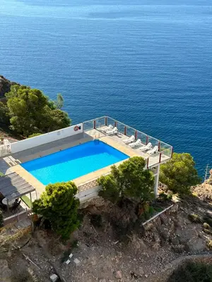 Piscina en o cerca de Acantilado del mar