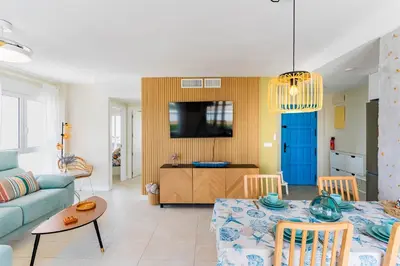 Una televisión o centro de entretenimiento en Apartamento Vistazul R&R