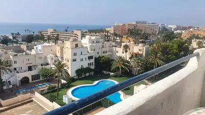 Piscina en o cerca de Vistas al mar, balcon, piscina y a 2min de la playa