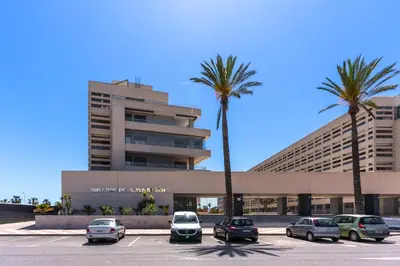Edificio en el que se encuentra el apartamento