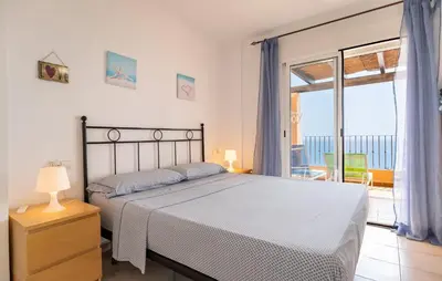 Cama o camas de una habitación en Stunning Apartment In Mojacar With Wifi