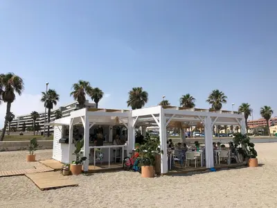 Un restaurante o sitio para comer en Playa Serena 2 habitaciones PRIMERA LINEA DE PLAYA Vista al Mar