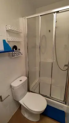 Un baño de Larimar