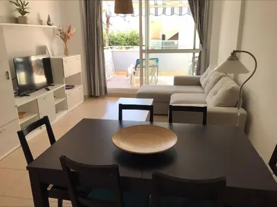 Zona de estar de 2 bedroom apartment in the Oasis complex