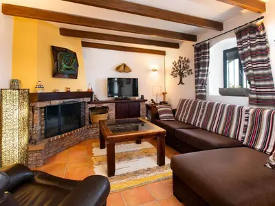 Una televisión o centro de entretenimiento en Holiday Home Paraje Starlight Murtas - Alpujarra by Interhome