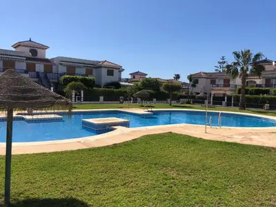Piscina en o cerca de Veramar 2