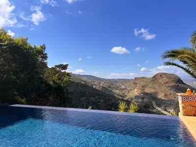 Vista general de una montaña o vista desde la villa