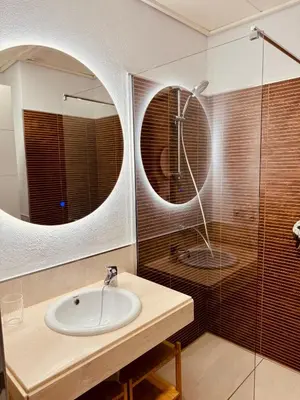 Un baño de Altos de Vera I- Vistas increíbles al campo de golf de Valle del Este