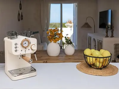 Una cocina o zona de cocina en Aire Mediterráneo - Apartamento a 80 metros del Paseo Marítimo, WIFI, AC