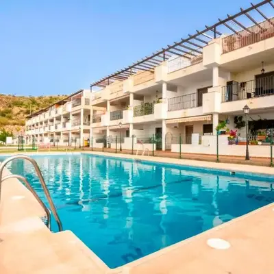 Acogedor apartamento con terraza y vistas al mar