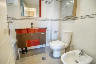 Un baño de Modern apartment in Roquetas de Mar with sea view