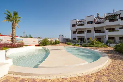 Piscina en o cerca de Melya