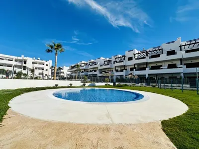 Piscina en o cerca de Melya