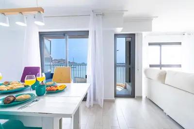 Comida en o cerca de este apartamento