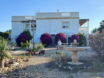 Jardín al aire libre en Casa PAYA ex casa Benedict
