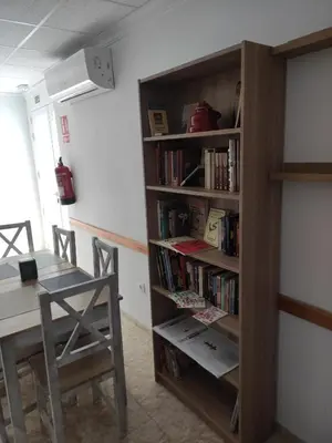 Biblioteca en el hostal o pensión