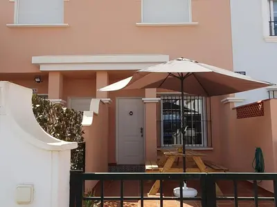 Un balcón o terraza de Casa acogedora cerca de la playa en San Juan de los Terreros - ES-376-9
