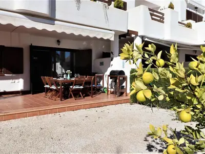 Un balcón o terraza de Apartamento familiar 3 dormitorios cerca de la playa - ES-376-32