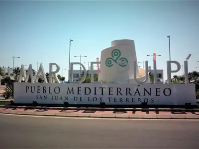Certificado, premio, señal o documento que está expuesto en Moderno apartamento de 2 hab en San Juan de los Terreros con Internet - ES-376-35