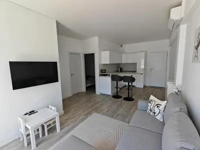Una cocina o zona de cocina en Apartamentos playa Romanilla