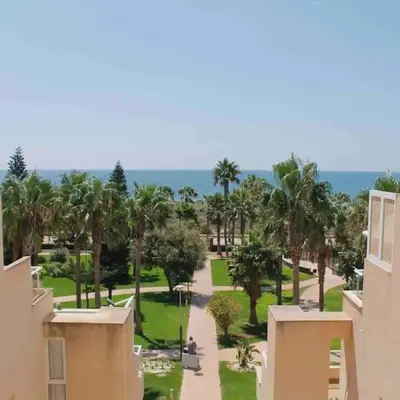 Sunny&quite apartment in the beach