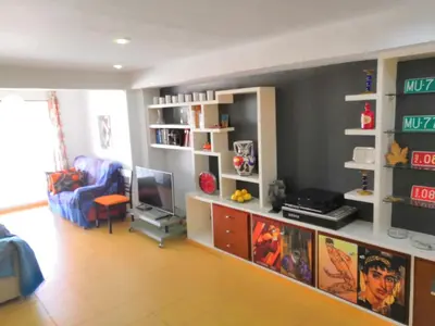 Biblioteca en el apartamento