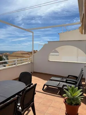 Un balcón o terraza de Precioso apartamento con vistas al mar
